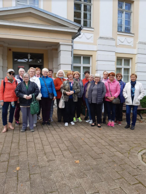 Rīgas seniori Mazsalacā 8. oktobrī  Biedrība “Latvijas senioru kopienu apvienība” īsteno projektu  “Aktīvs seniors Latvijā”, kura pasākumos paredzēts izveidot senioru kopienu tīklu visā Latvijā